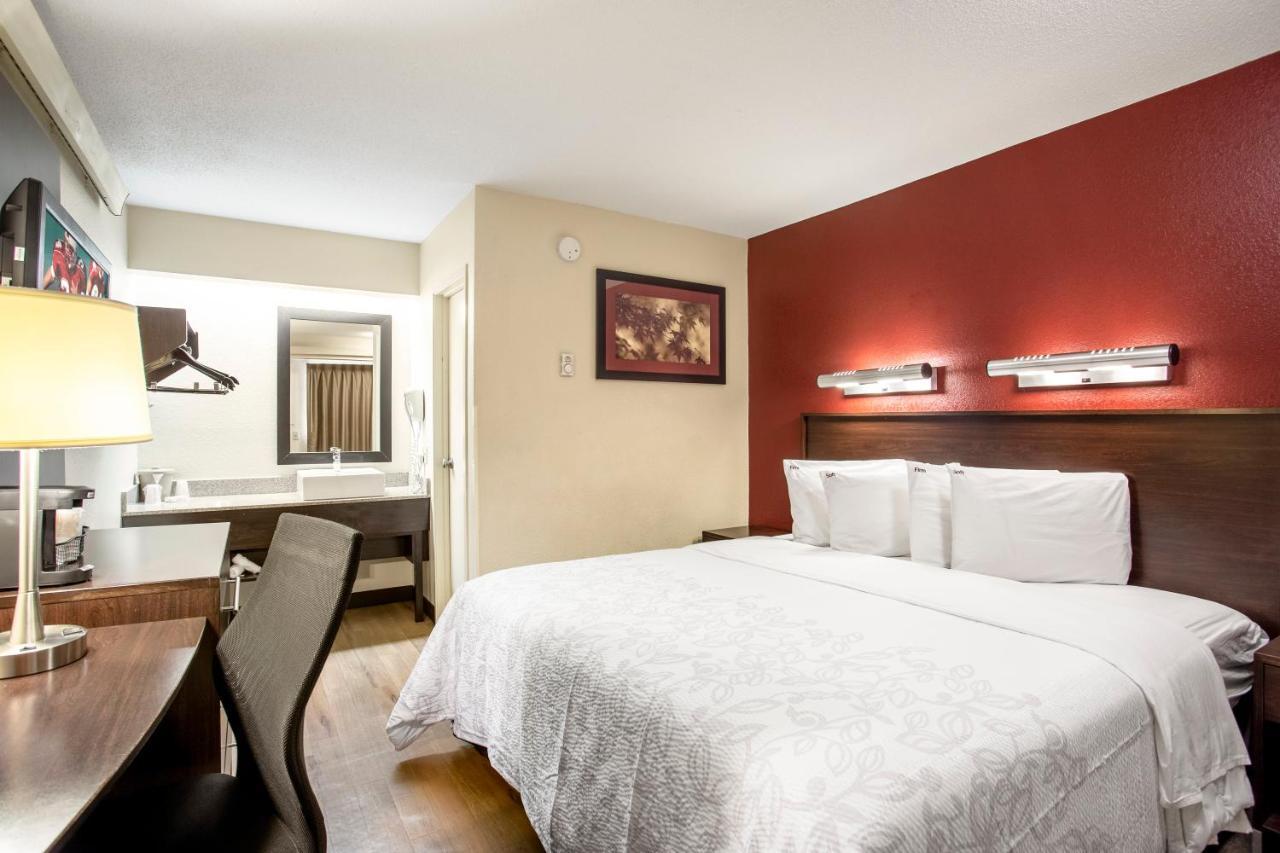 Red Roof Inn Plus+ Atlanta - Buckhead Druid Hills Екстер'єр фото