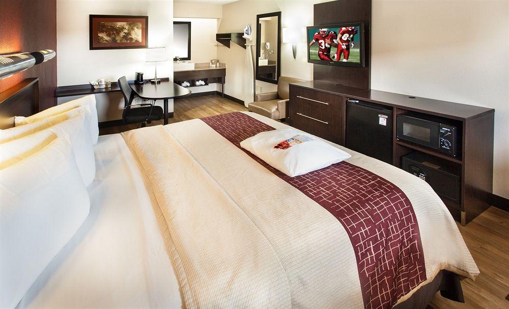 Red Roof Inn Plus+ Atlanta - Buckhead Druid Hills Екстер'єр фото