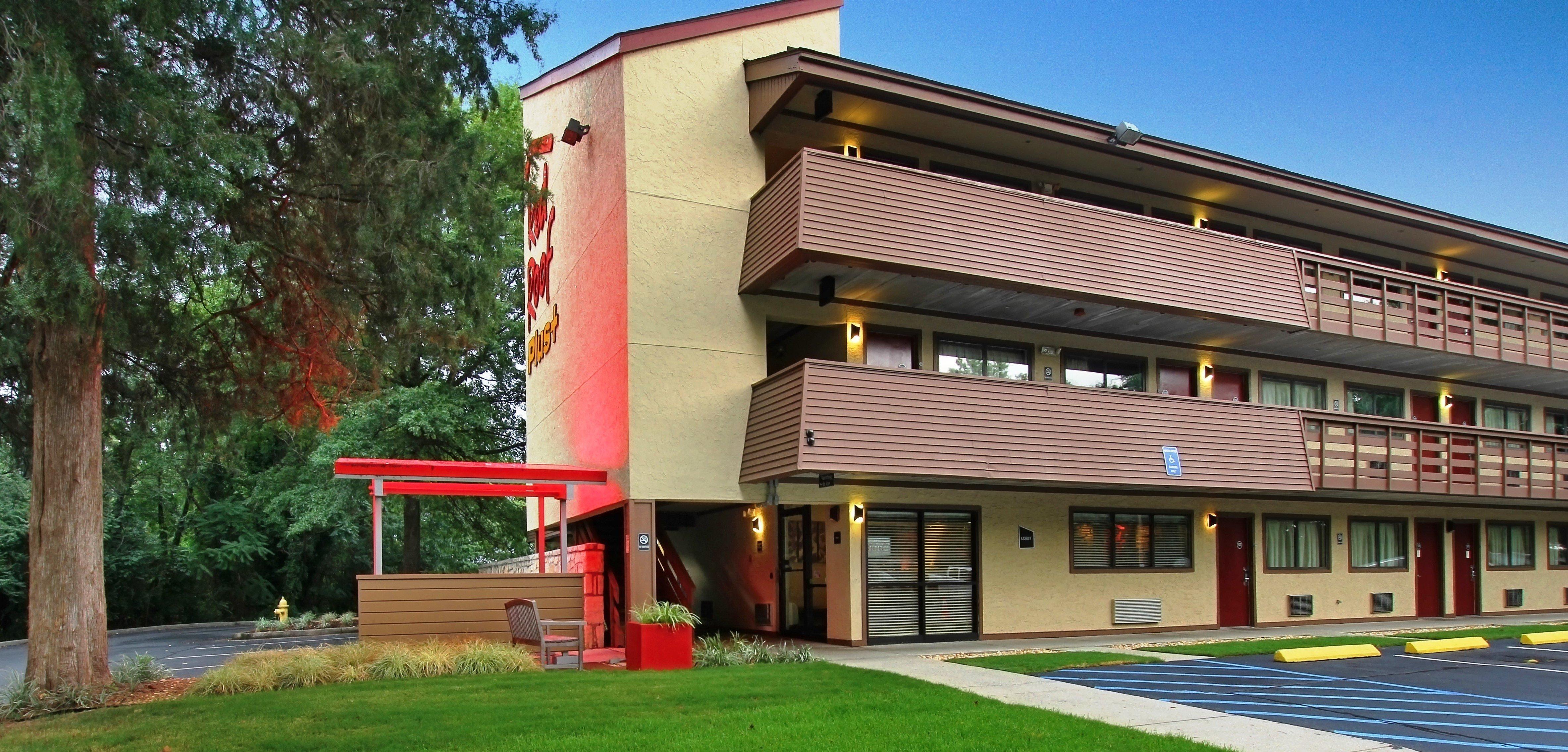 Red Roof Inn Plus+ Atlanta - Buckhead Druid Hills Екстер'єр фото