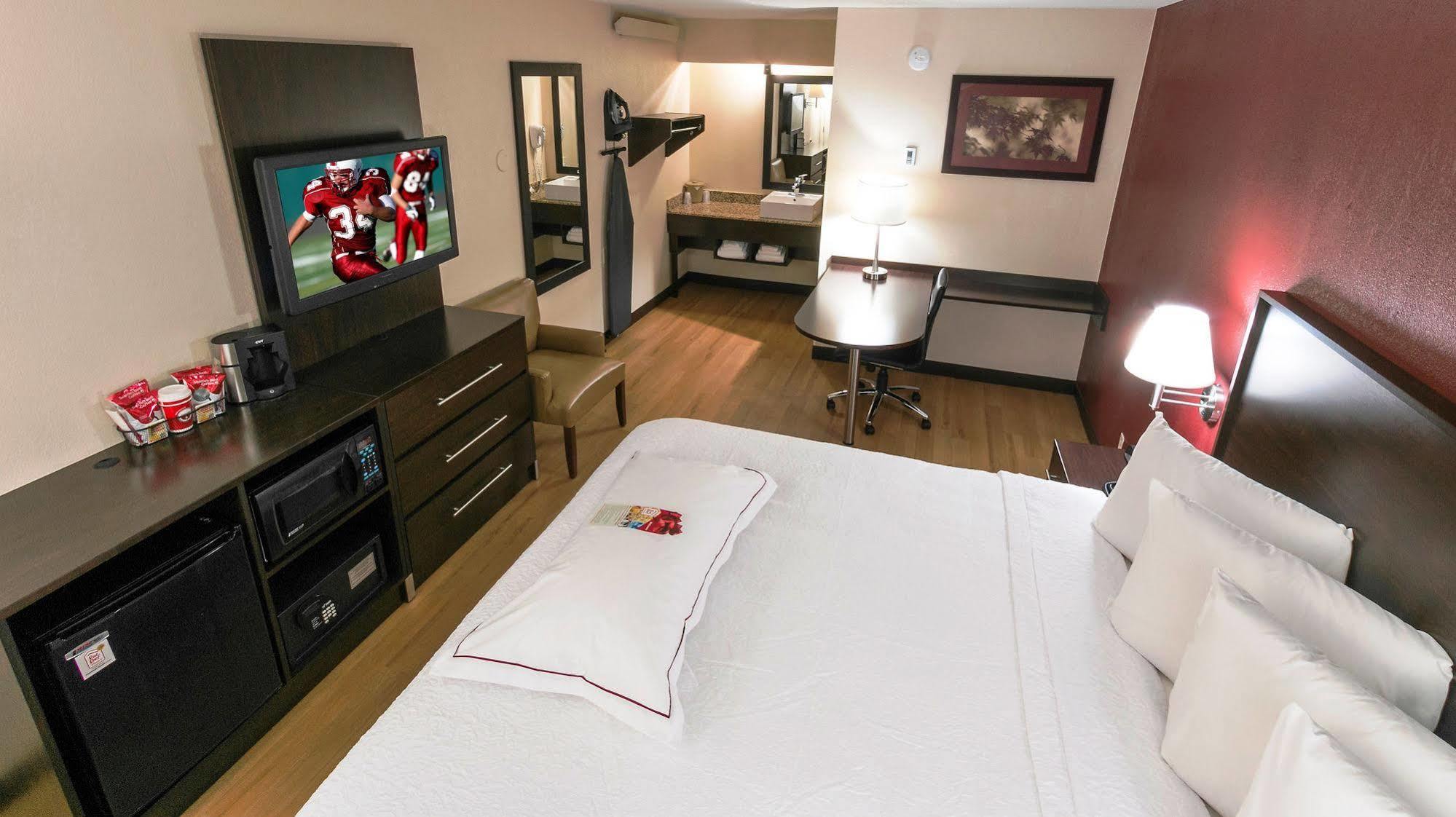 Red Roof Inn Plus+ Atlanta - Buckhead Druid Hills Екстер'єр фото